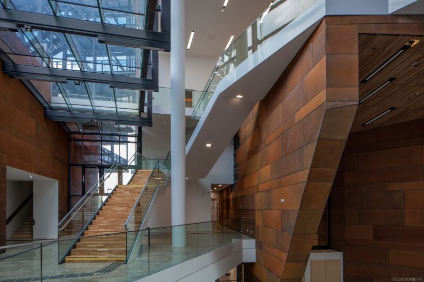 Blick in die Aula des Hörsaalzentrums Campus WU TC